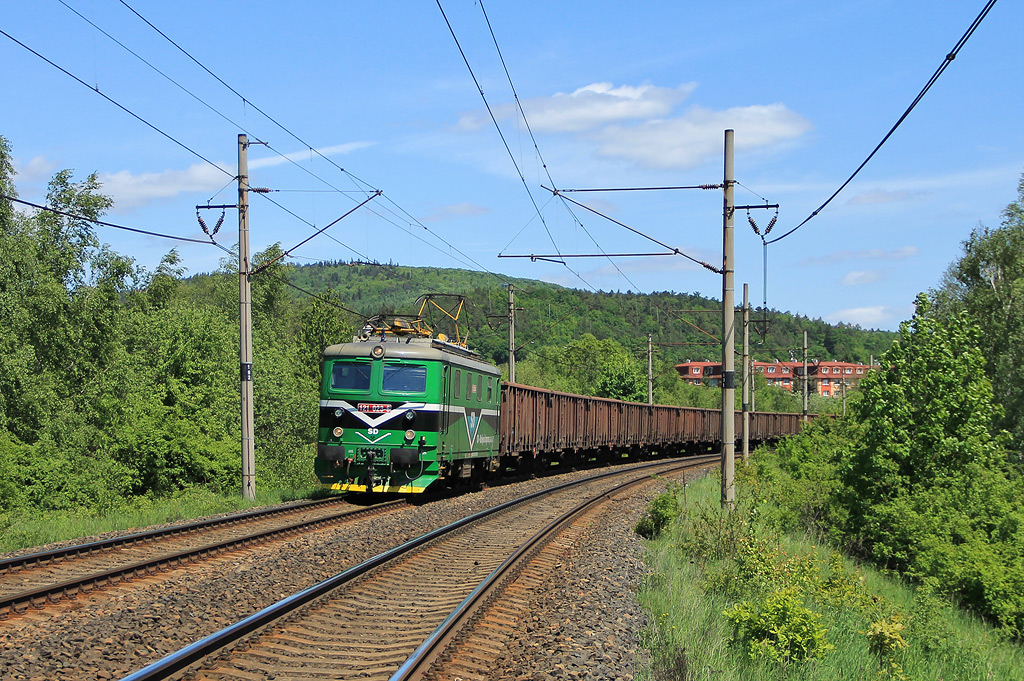 Lokomotiva 121 023-6, Pn 169056  (Třebušice – Chomutov – Kadaň-Prunéřov), Málkov – Kadaň-Prunéřov, 17.5.2015 13:40 - Trainweb