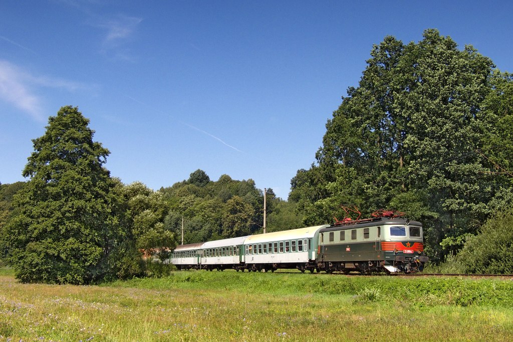 Lokomotiva 141 012-5, Zvl.R 10503  (Ústí nad Labem — Letohrad), Černovír, 2.8.2007 11:00 - Trainweb