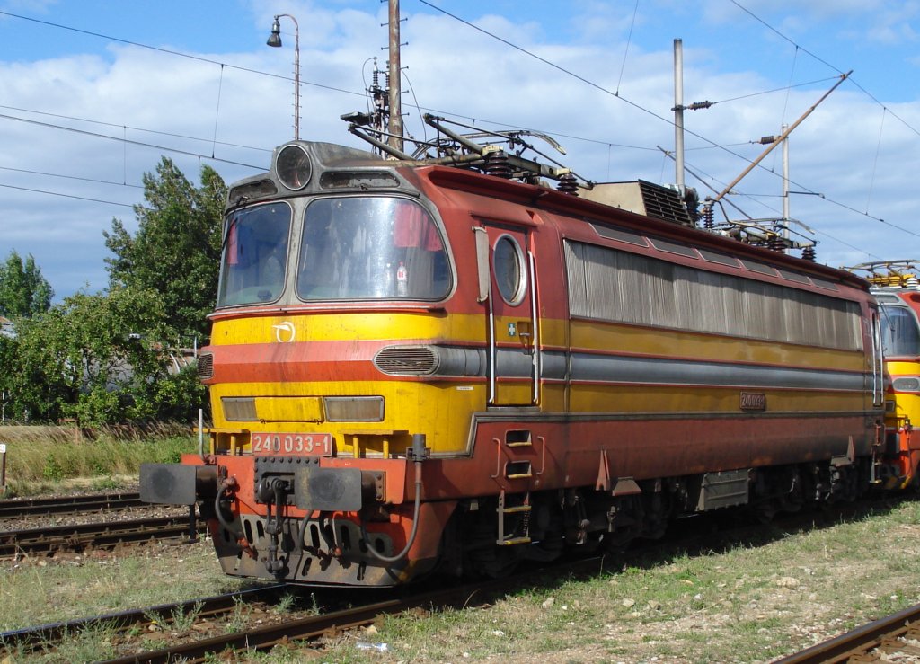 Lokomotiva 240 033-1, čaká na výkon, Bratislava RD východ, 16.6