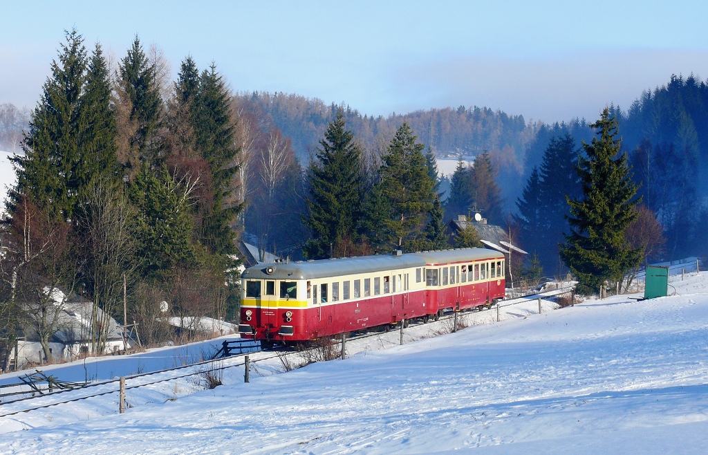 Lokomotiva M 262.1183, zvl. Sp 81980  (Olomouc – Bruntál – Malá Morávka), Malá Morávka, 27.12.2011 11:07 - Trainweb