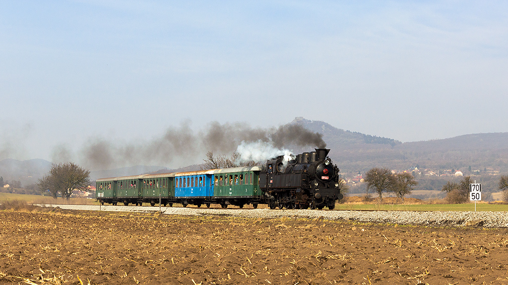 Historické vozidlo 354.195, zvl.Os 11111  (Most – Obrnice – Čížkovice – Lovosice), Třebenice – Čížkovice, 30.3.2018 10:30 - Trainweb