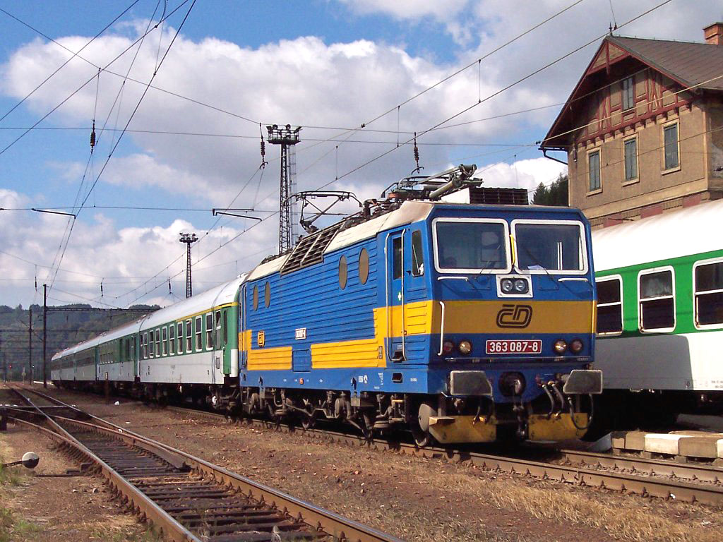 Lokomotiva 363 087-8, R 973 Hradec Králové - Brno, Ústí nad Orlicí, 9.9.2006 12:58 - Trainweb