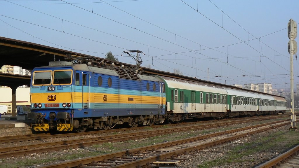 Lokomotiva 363 161-1, Sv od Sp 1646, Brno-Královo Pole, 3.4.2007 8:17 - Trainweb