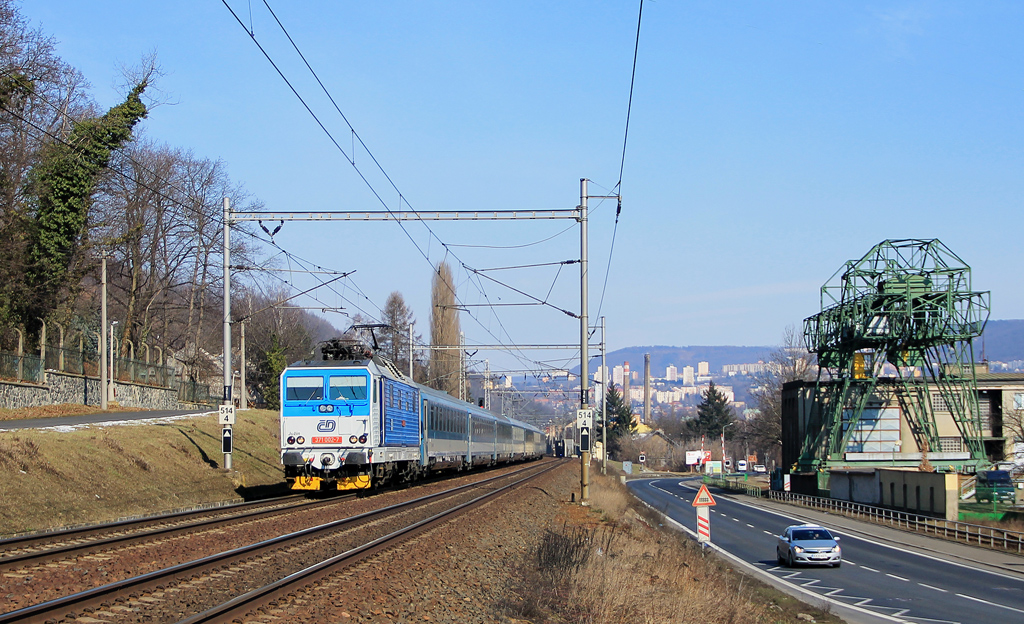 Lokomotiva 371 002-7, EC 171 „Hungaria”  (Berlin – Dresden – Děčín – Praha – Pardubice – Brno – Bratislava – Štúrovo – Budapest), Ústí nad Labem jih, 17.3.2013 10:17 - Trainweb