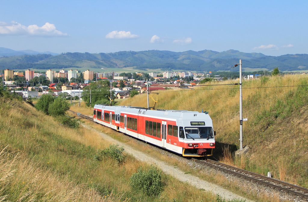 Jednotka 425 951-1, Os 8110  (Poprad-Tatry – Štrbské Pleso), Poprad-Tatry – Veľký Slavkov, 6.7.2014 8:33 - Trainweb