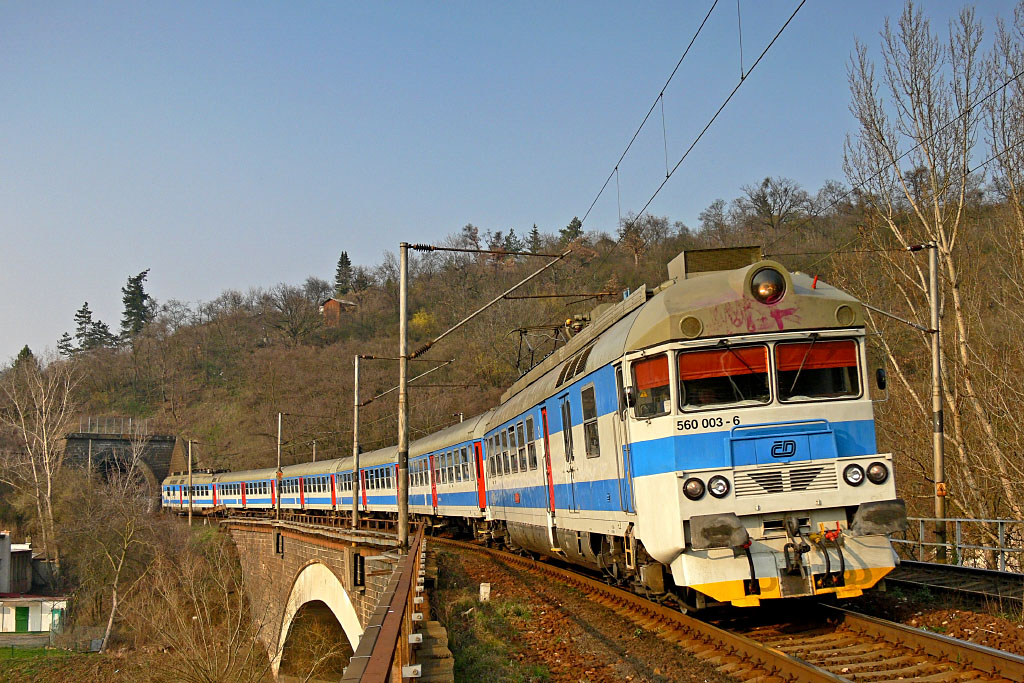 Jednotka 560 003-6, Os 4931  (Tišnov – Brno – Vranovice), Brno-Obřany, 14.3.2007 15:41 - Trainweb