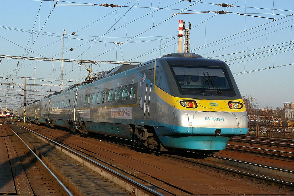 Jednotka 681 001-4, SC Wien - Praha Holešovice, Břeclav, 29.11.2007 15:31 - Trainweb