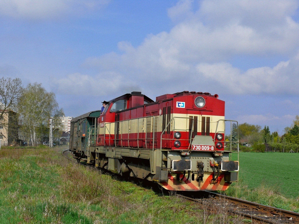 Lokomotiva 730 009-8, Mn 83451, Chlumec nad Cidlinou, 17.4.2008 9:49 - Trainweb