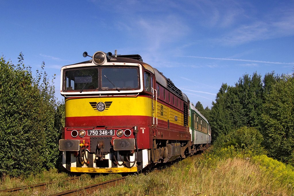 Lokomotiva 750 346-9, Os 5105, Petrovice nad Orlicí, 5.8.2007 8:15 - Trainweb