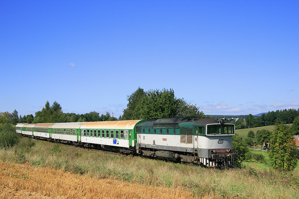 Lokomotiva 750 160-4, R 654  (Trutnov – Hradec Králové – Praha), Olešnice, 13.9.2008 13:17 - Trainweb