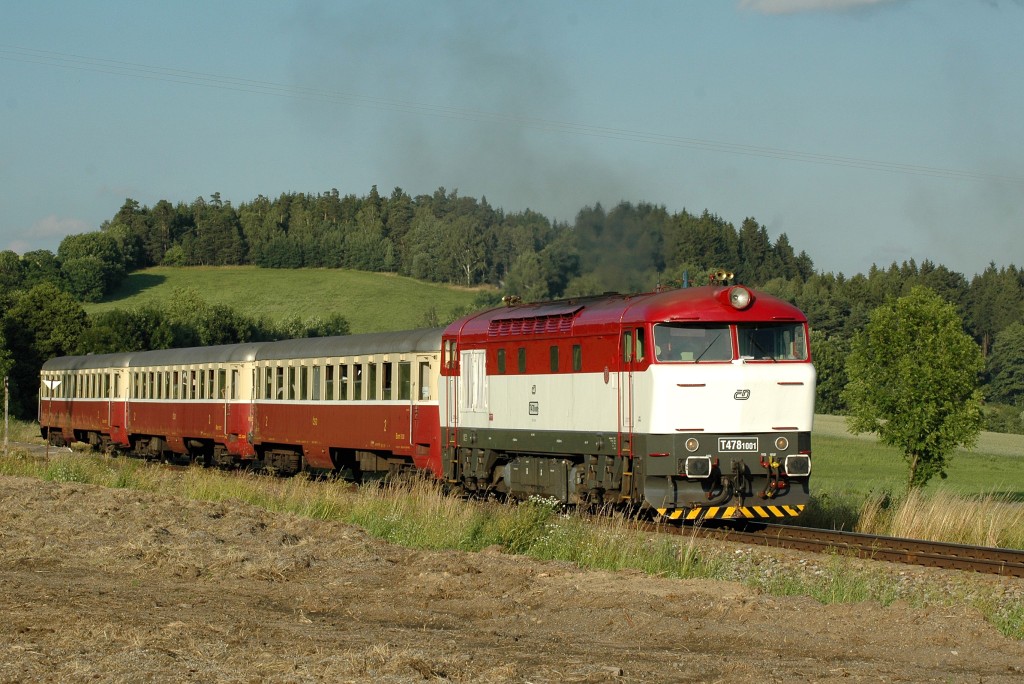 Lokomotiva 751 001-9, Os 14920  (Tišnov – Bystřice nad Pernštejnem – Žďár nad Sázavou), Radňovice, 5.7.2008 19:15 - Trainweb