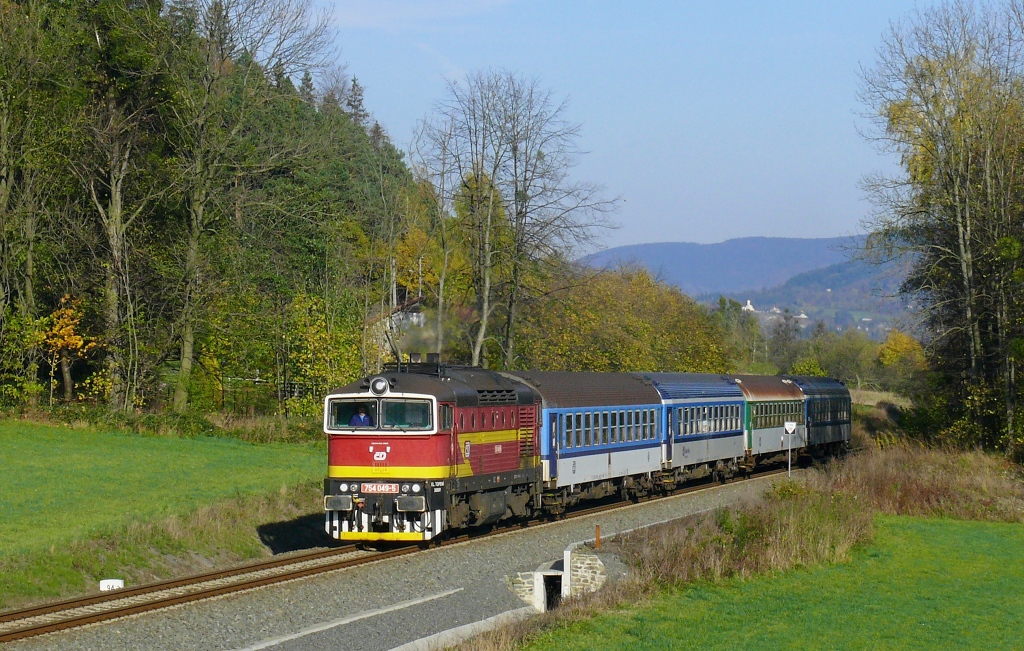 Lokomotiva 754 049-5, Os 3134  (Ostrava – Frýdek-Místek – Frenštát pod Radhoštěm), Čeladná – Kunčice pod Ondřejníkem, 4.11.2017 13:57 - Trainweb