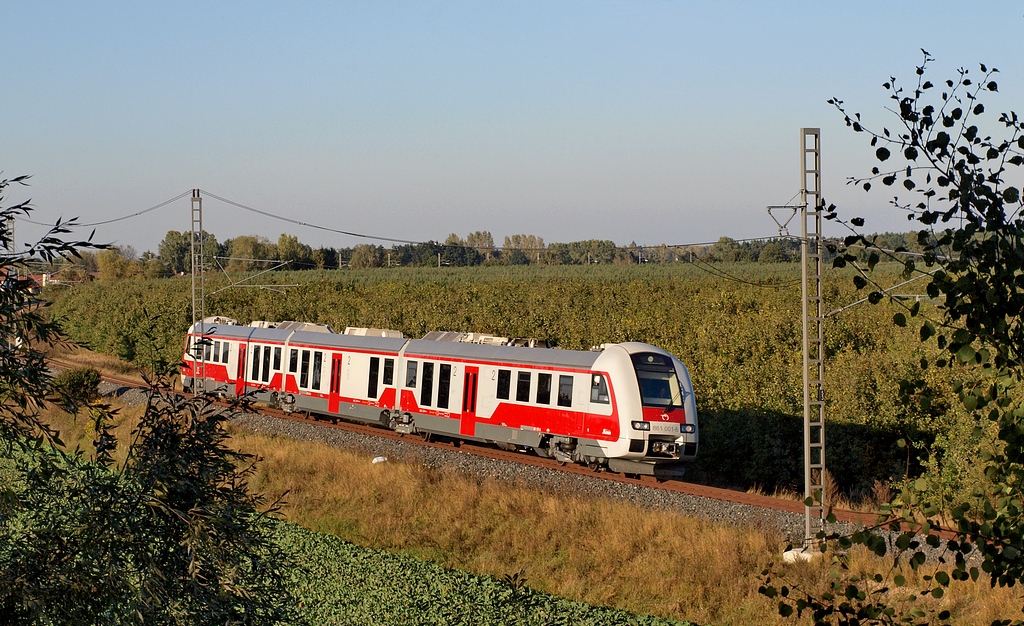 Motorový vůz 861 001-6, testovací jízdy, ŽZO Cerhenice, 2.10.2011 17:04 - Trainweb