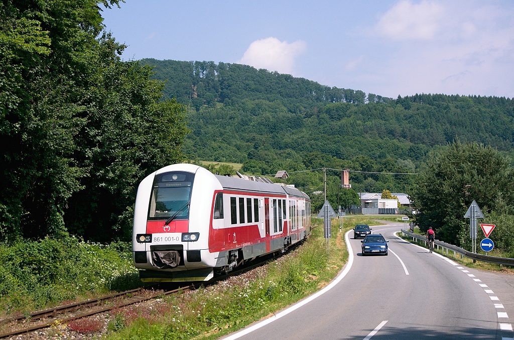 Motorový vůz 861 001-0, Os 9408  (Stakčín – Humenné), Stakčín – Snina, 14.6.2015 10:37 - Trainweb