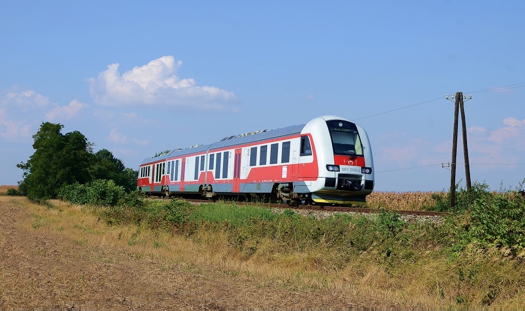 Motorový vůz 861 009-9, Os 5034  (Nitra – Šurany – Nové Zámky), Ondrochov – Šurany, 28.8.2012 15:35 - Trainweb