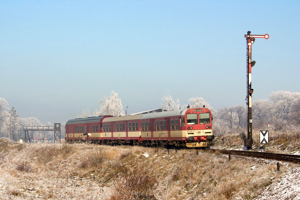 Řídící vůz 943 001-8, R 882  (Ostrava-Svinov – Opava  – Krnov – Głuchołazy – Mikulovice – Jeseník), Głuchołazy, 21.12.2007 12:07 - Trainweb