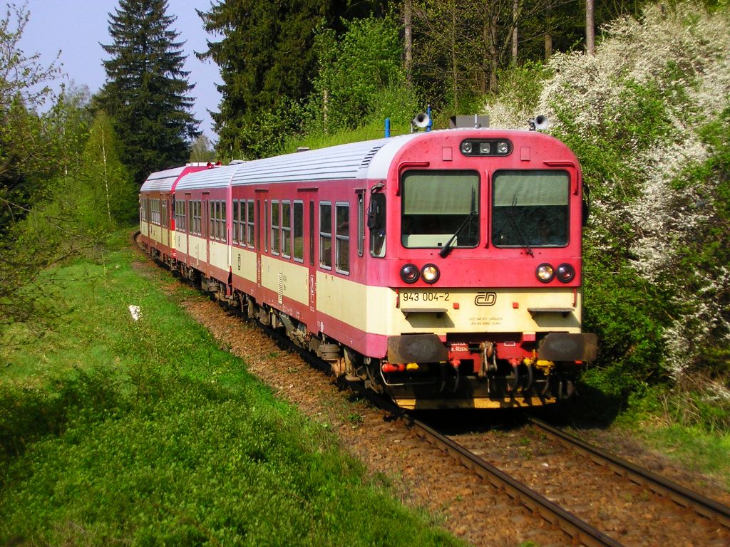 Řídící vůz 943 004-2, R 980, Sobíňov, 7.5.2006 9:28 - Trainweb