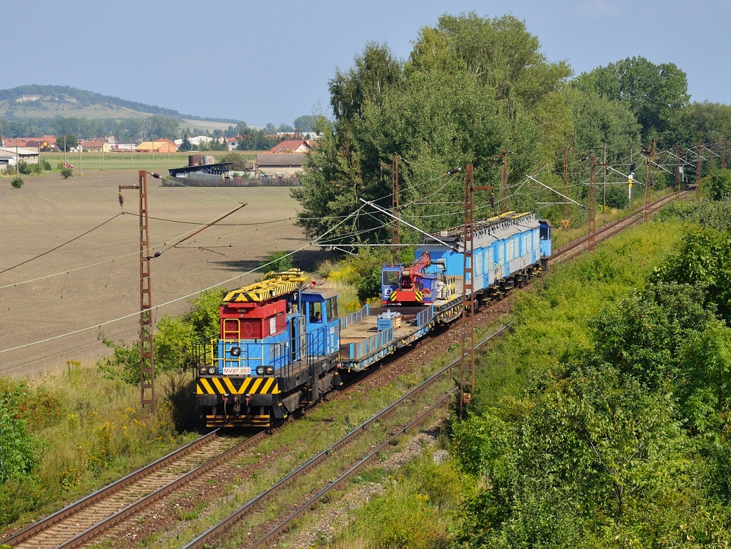 Vozidlo MV 97.002, Pn 1.nsl.69932  (Velký Osek – Nymburk – Lysá nad Labem – Praha-Vysočany), Libice nad Cidlinou – Poděbrady, 22.8.2011 15:29 - Trainweb