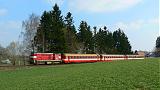 Lokomotiva 742 251-2, R887 „Doubrava” do Jihlavy, Ždírec nad Doubravou, 11.4.2007 16:23 - Trainweb