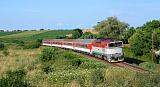 Lokomotiva 754 084-2, R 726 „Zobor”  (Prievidza – Topoľčany – Leopoldov – Trnava – Bratislava), Alekšince – Rišňovce (alekšinské rybníky), 14.7.2012 17:56 - Trainweb